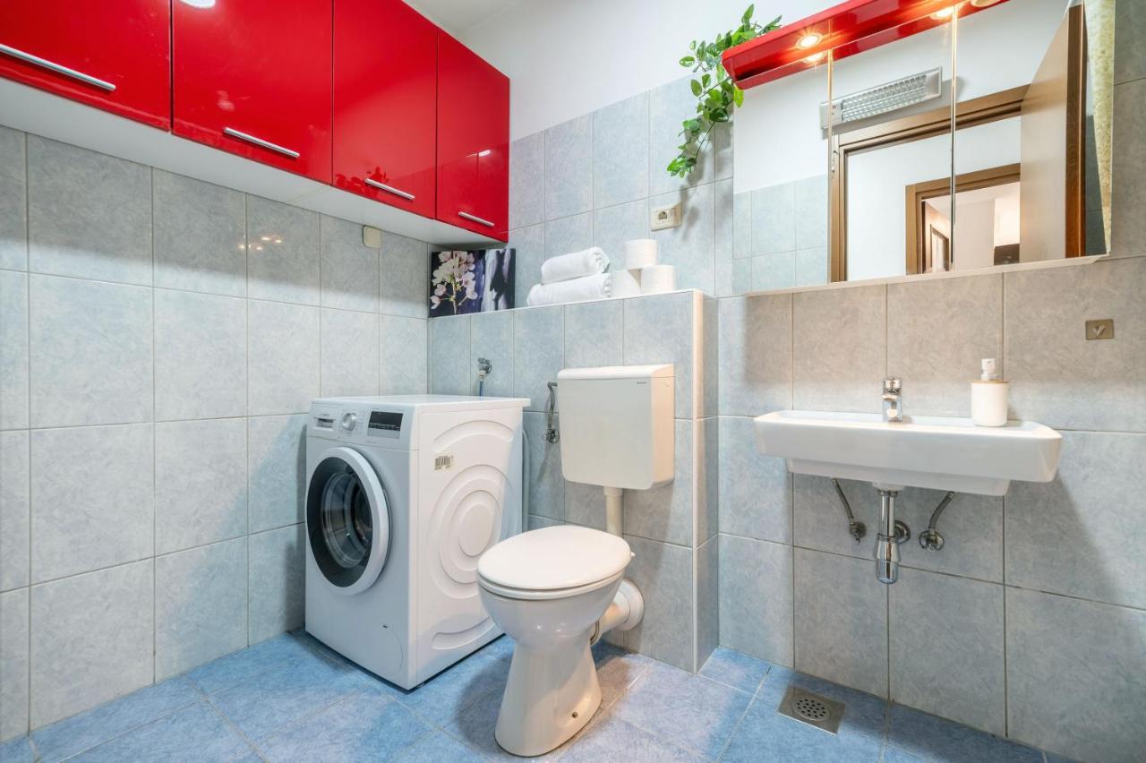 City Vibe & Free Garage Split Bagian luar foto
